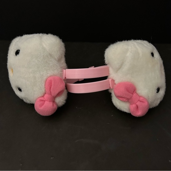 Hello Kitty fleece scarf and earmuffs - Picture 9 of 9